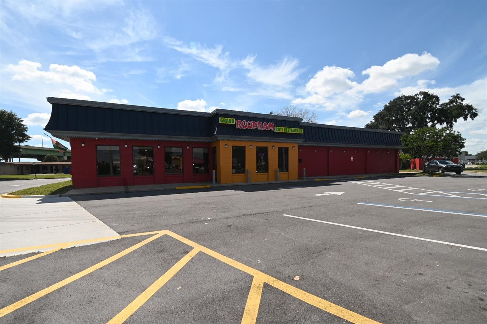 Restaurant at 3200 PARKWAY CENTER CT, ORLANDO, photo 76 of 81