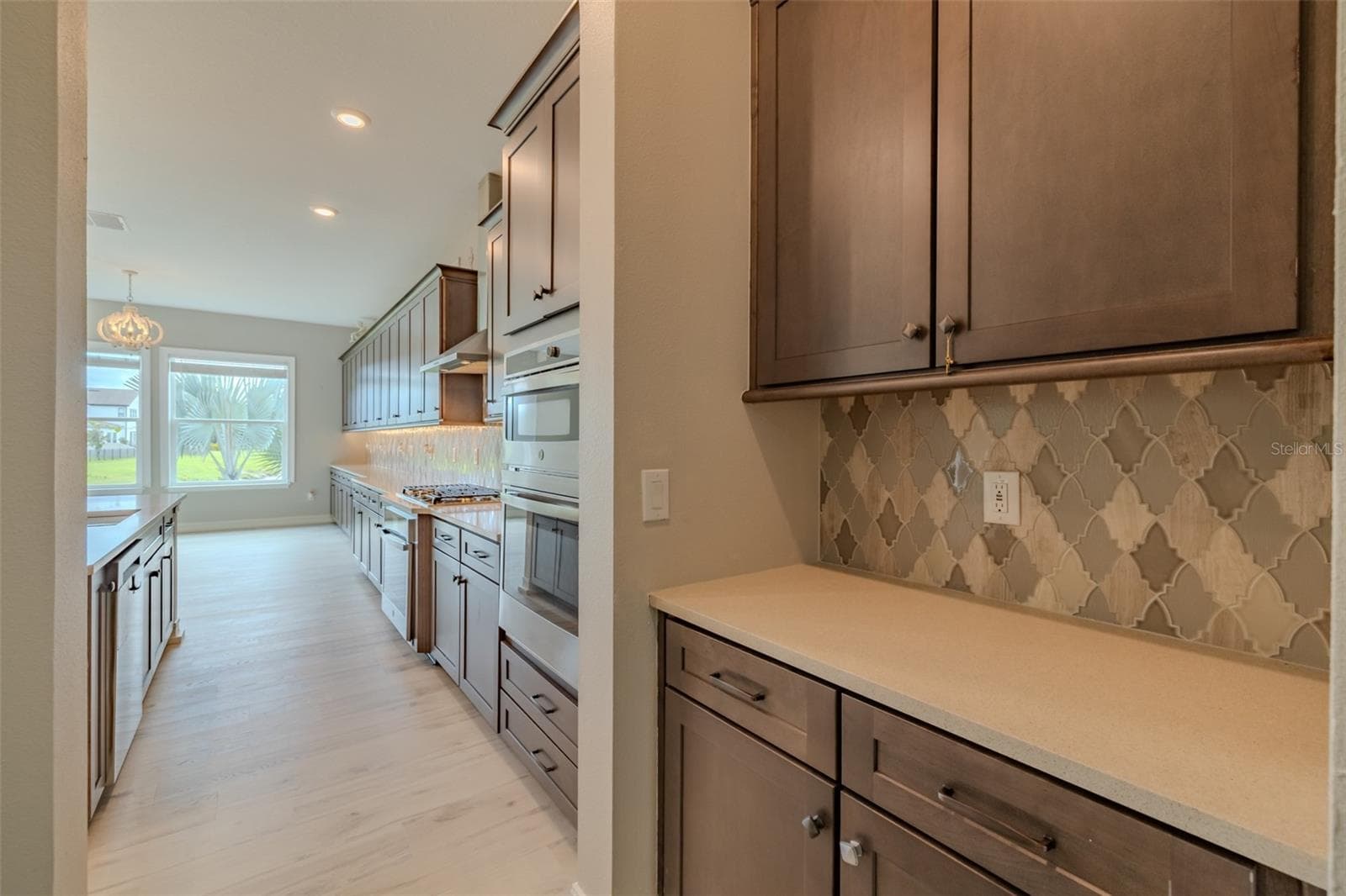 Butler's Pantry - 29527 PICANA LN, WESLEY CHAPEL