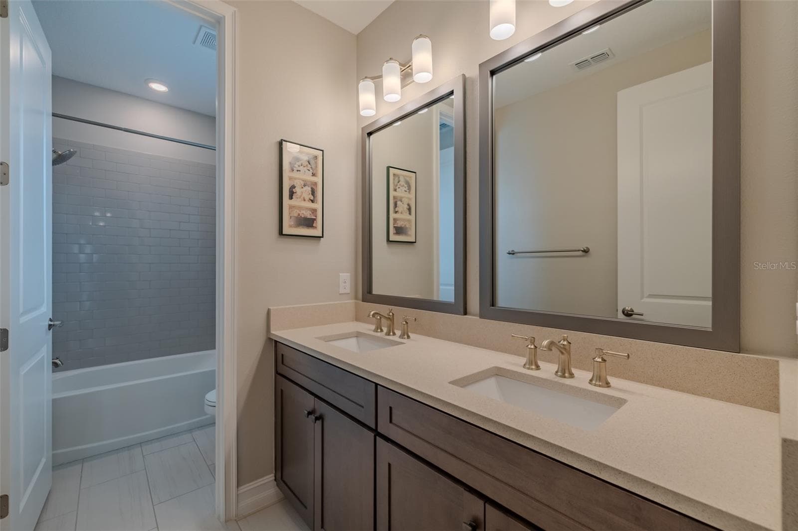 Full bath with pravate Shower / toliet room - 29527 PICANA LN, WESLEY CHAPEL