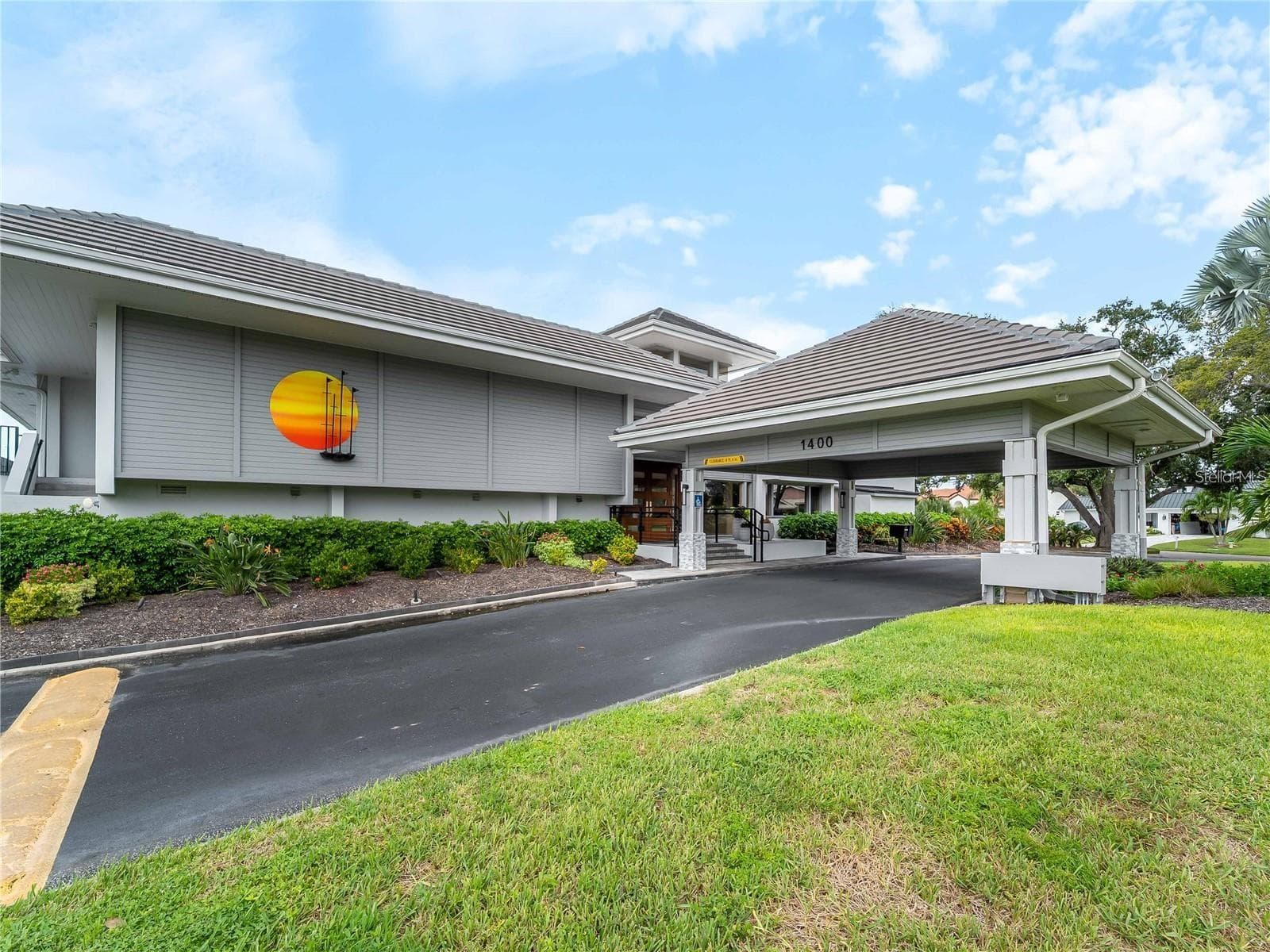 Community center front entrance - 102 WINDWARD DR, OSPREY