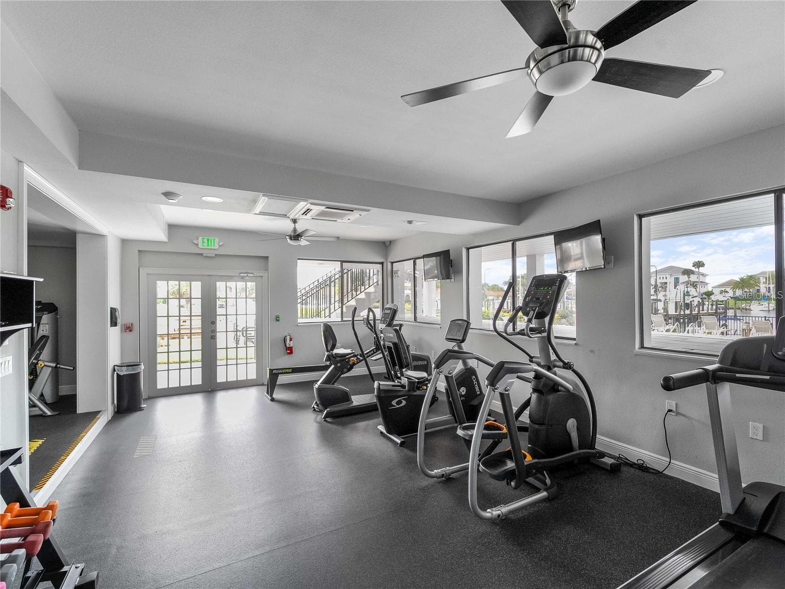 Community fitness center - 102 WINDWARD DR, OSPREY