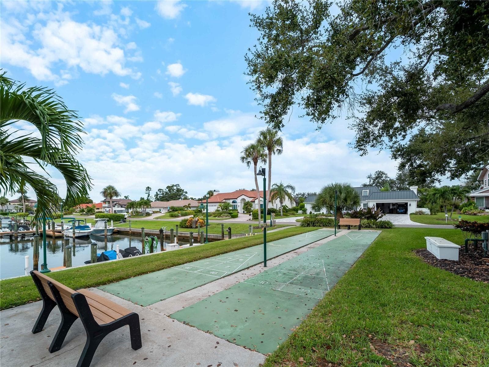 Community recreation area - 102 WINDWARD DR, OSPREY