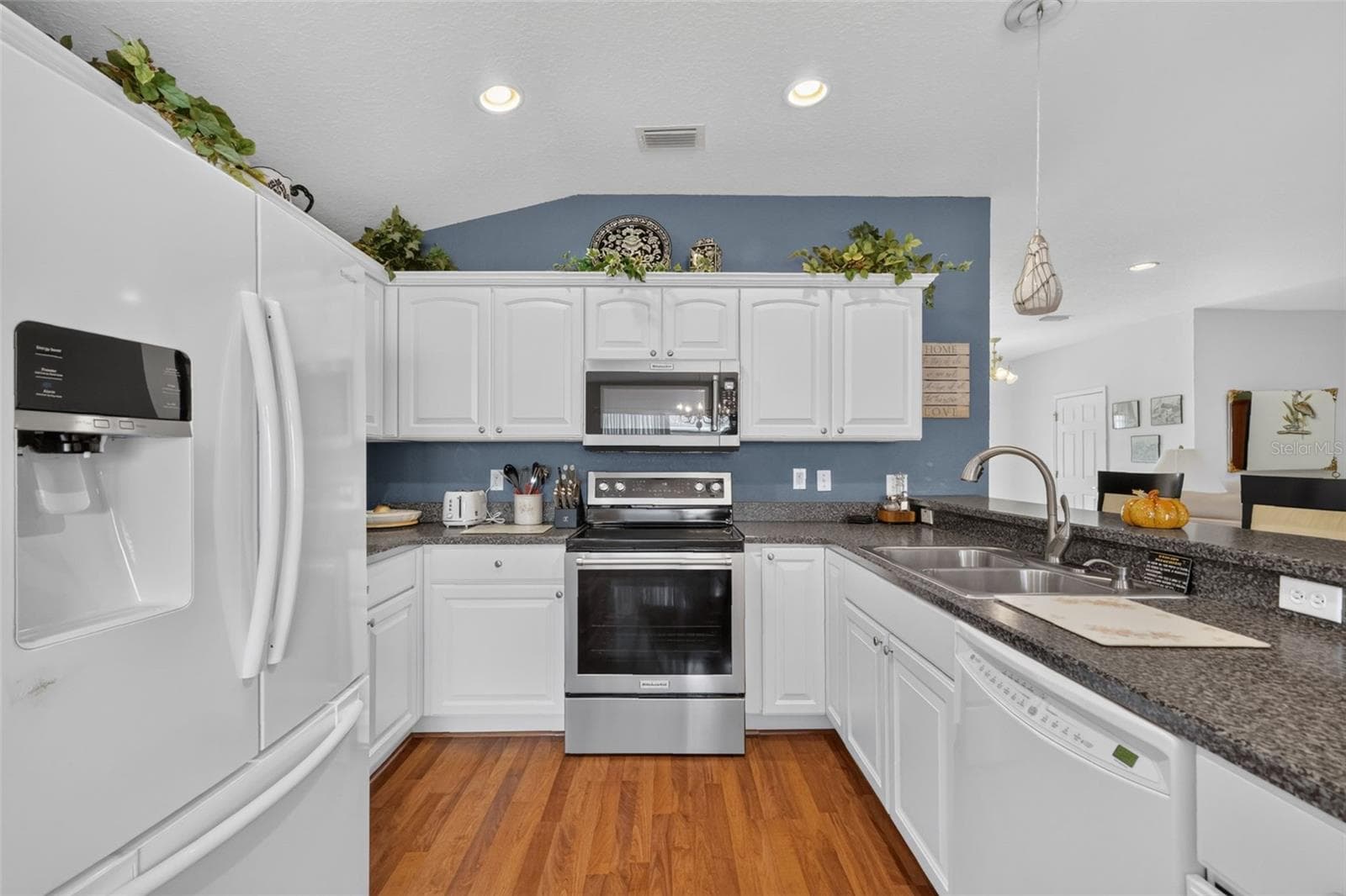 Single Family Residence at 13875 SE 94TH AVE, SUMMERFIELD, photo 6 of 43