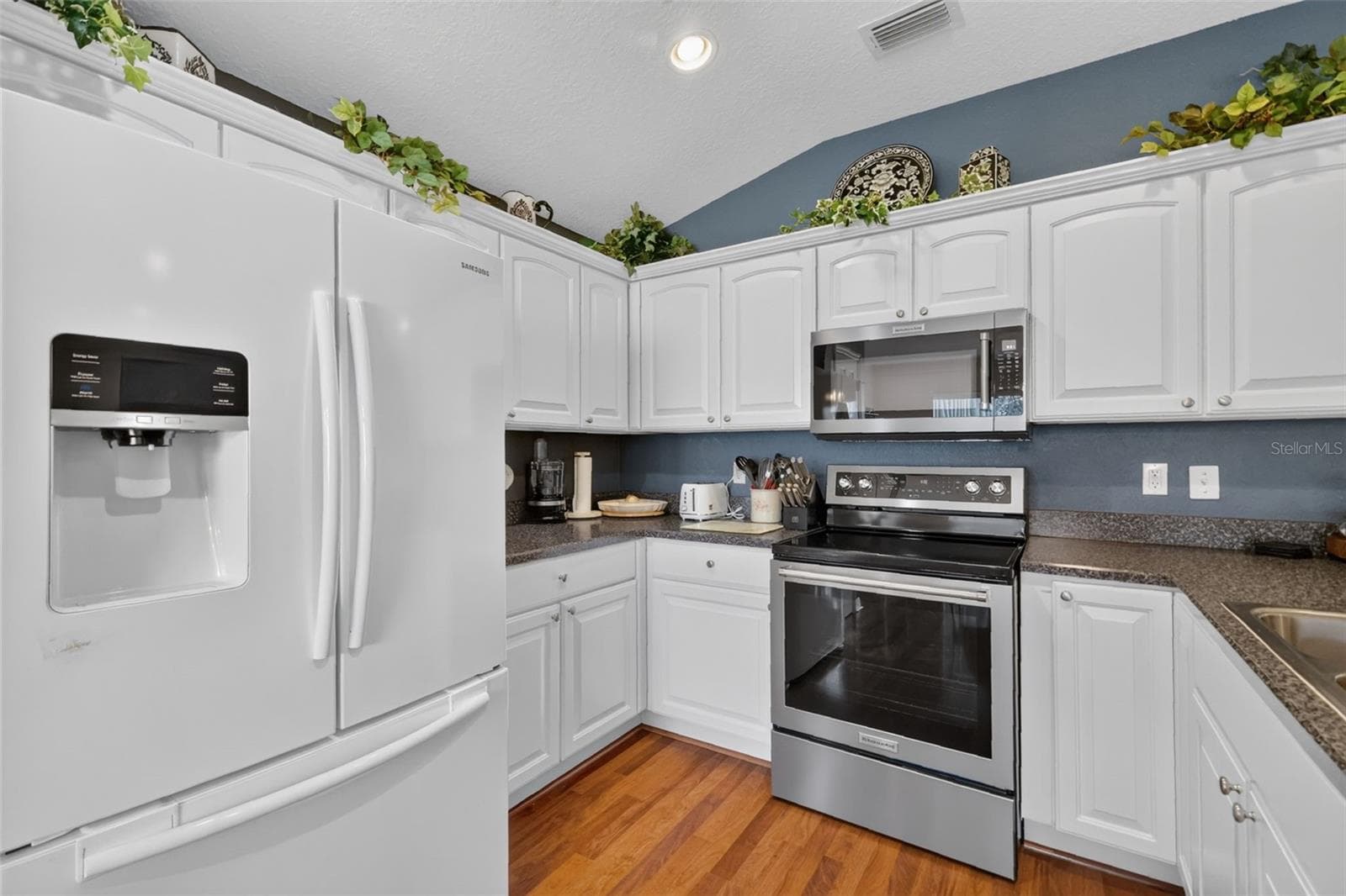 Single Family Residence at 13875 SE 94TH AVE, SUMMERFIELD, photo 8 of 43