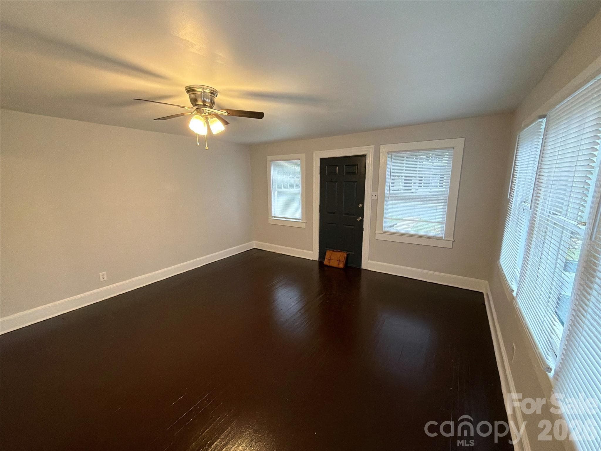 Duplex at 320 Harrison Street, Charlotte, photo 12 of 18