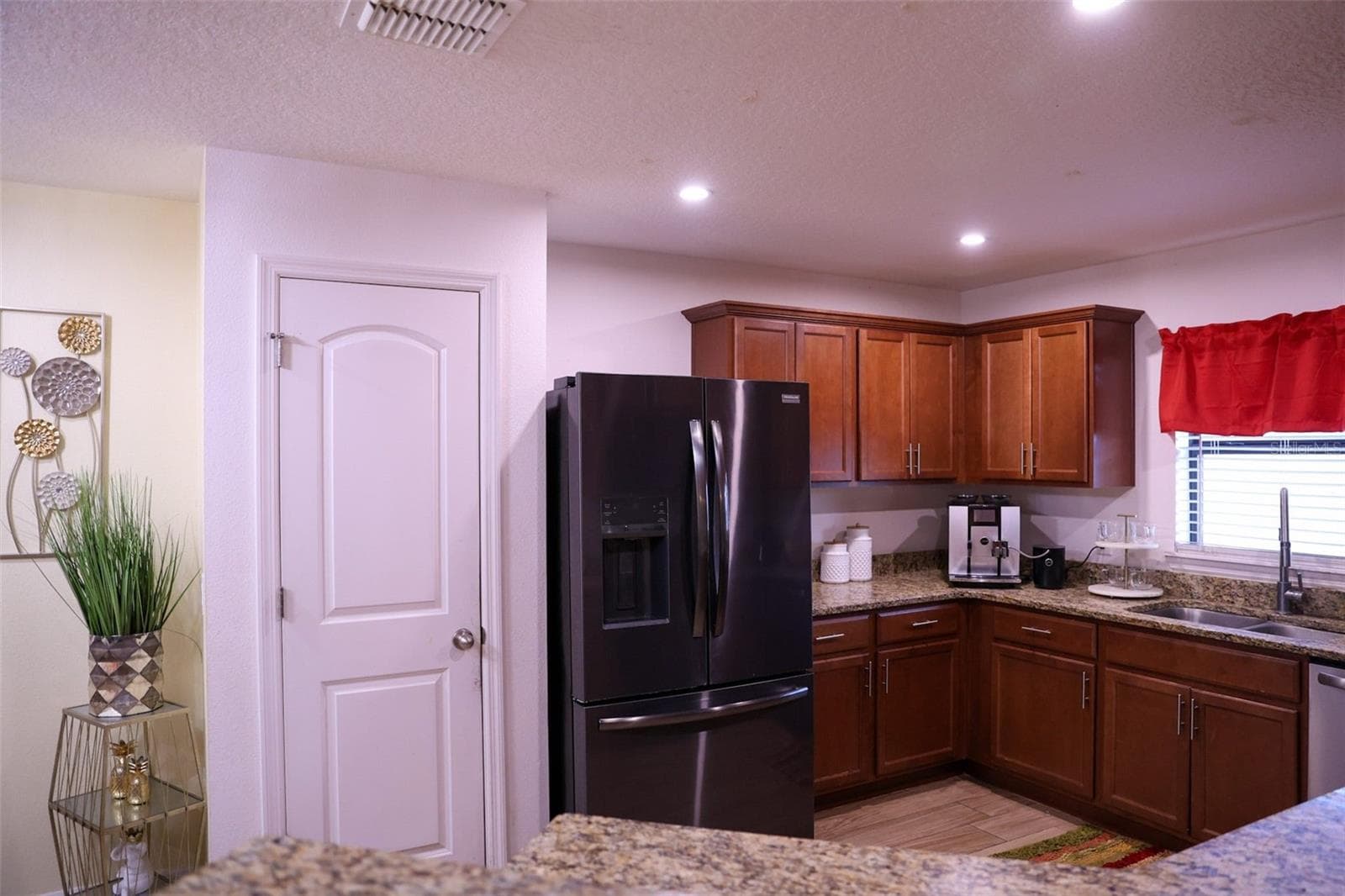 Single Family Residence at 2113 GENEVA DR, LAKELAND, photo 11 of 26