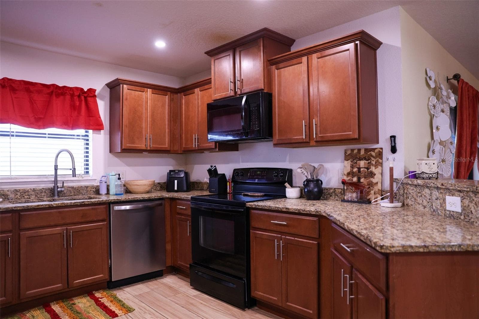 Single Family Residence at 2113 GENEVA DR, LAKELAND, photo 12 of 26