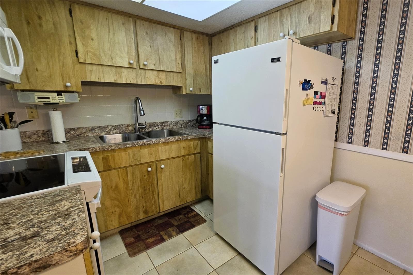Kitchen - 4324 TAHITIAN GARDENS CIR #D, HOLIDAY