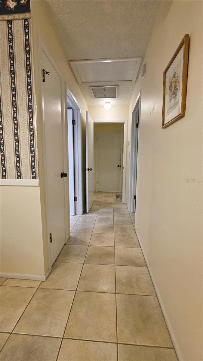 Hall - 4324 TAHITIAN GARDENS CIR #D, HOLIDAY