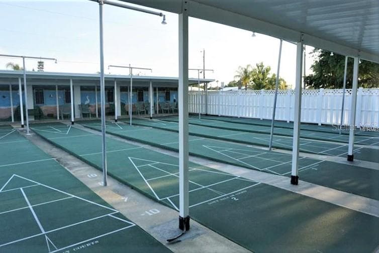 Shuffleboard - 4324 TAHITIAN GARDENS CIR #D, HOLIDAY
