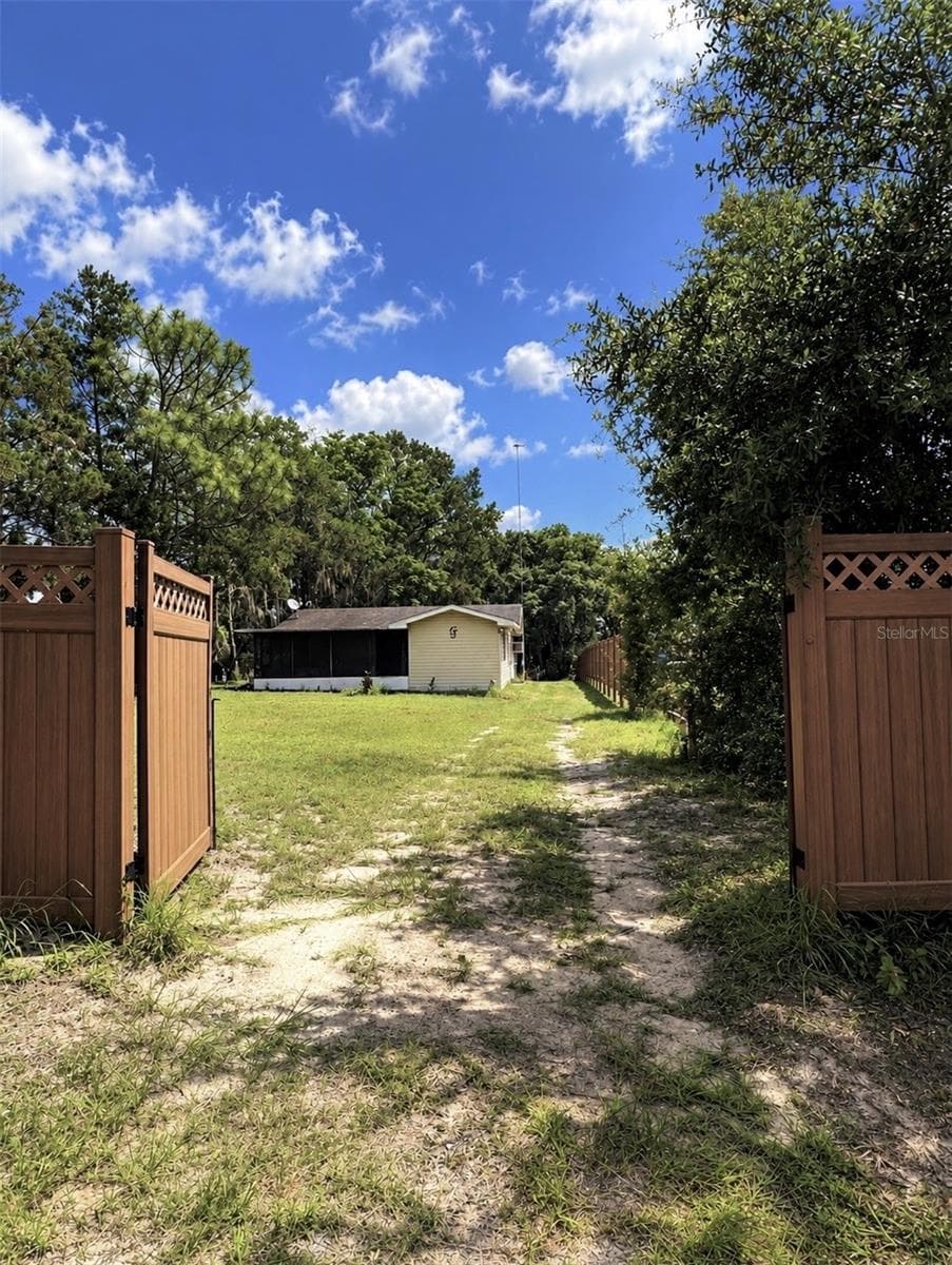 Single Family Residence at 10565 95TH TER, BELLEVIEW, photo 3 of 8