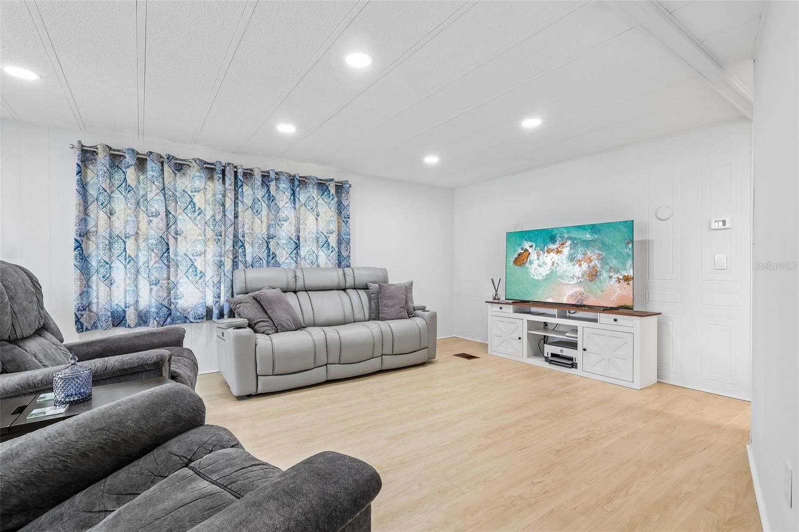 Mobile Home at 411 PALO VERDE DR, LEESBURG, photo 15 of 43