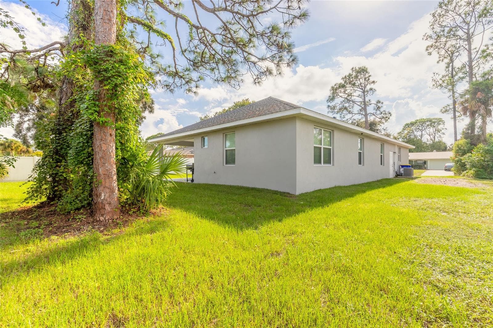 Single Family Residence at 2625 TRAVELERS PALM DR, EDGEWATER, photo 32 of 39