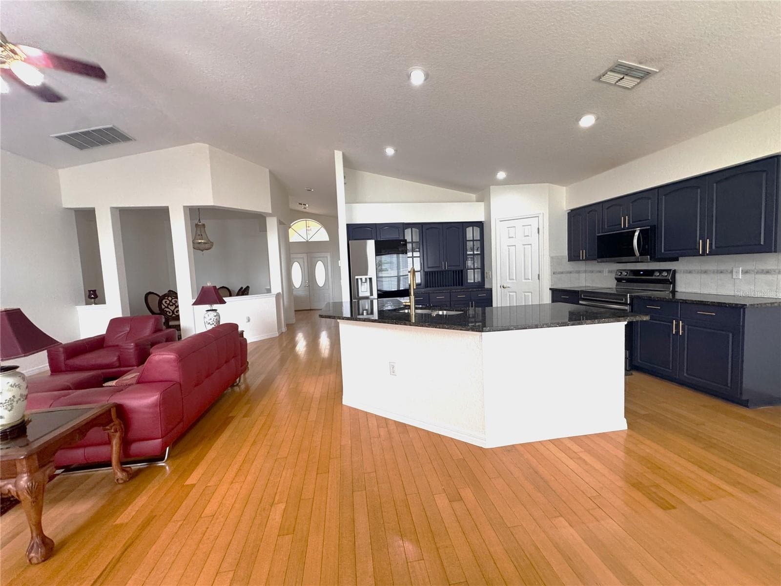 Single Family Residence at 12935 PINEFOREST WAY W, LARGO, photo 5 of 18