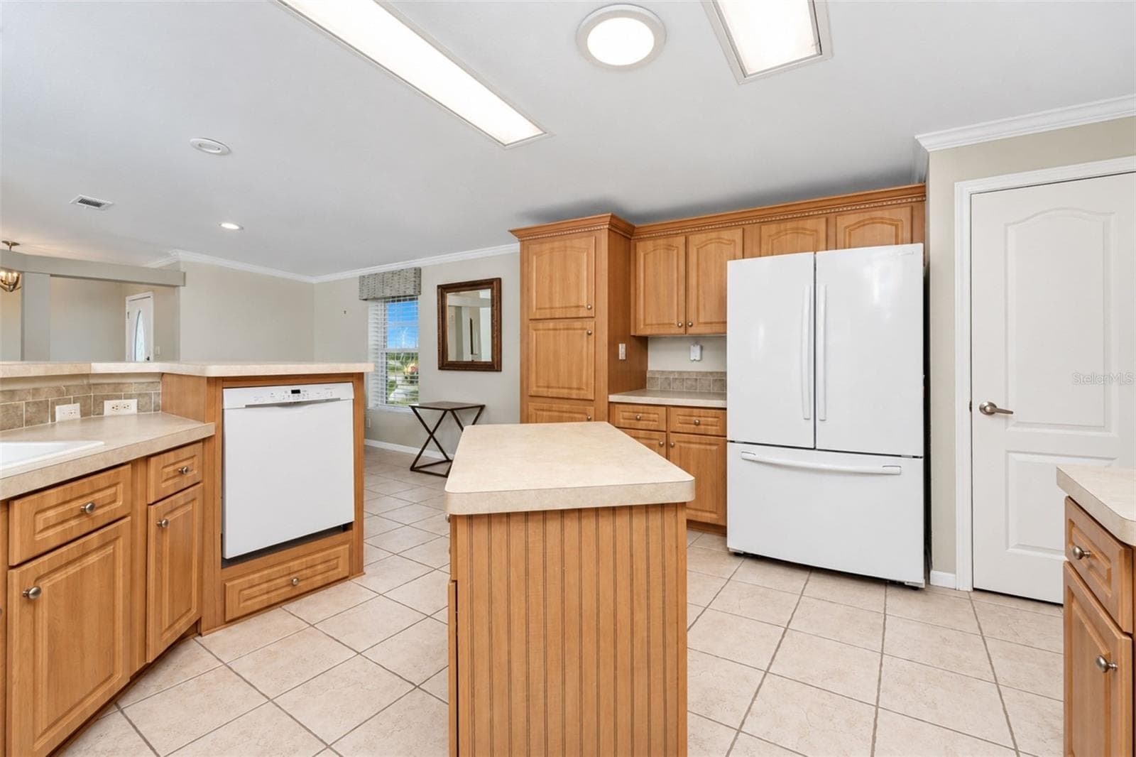 Manufactured Home at 4191 PELICAN POINTE DR, PUNTA GORDA, photo 16 of 60