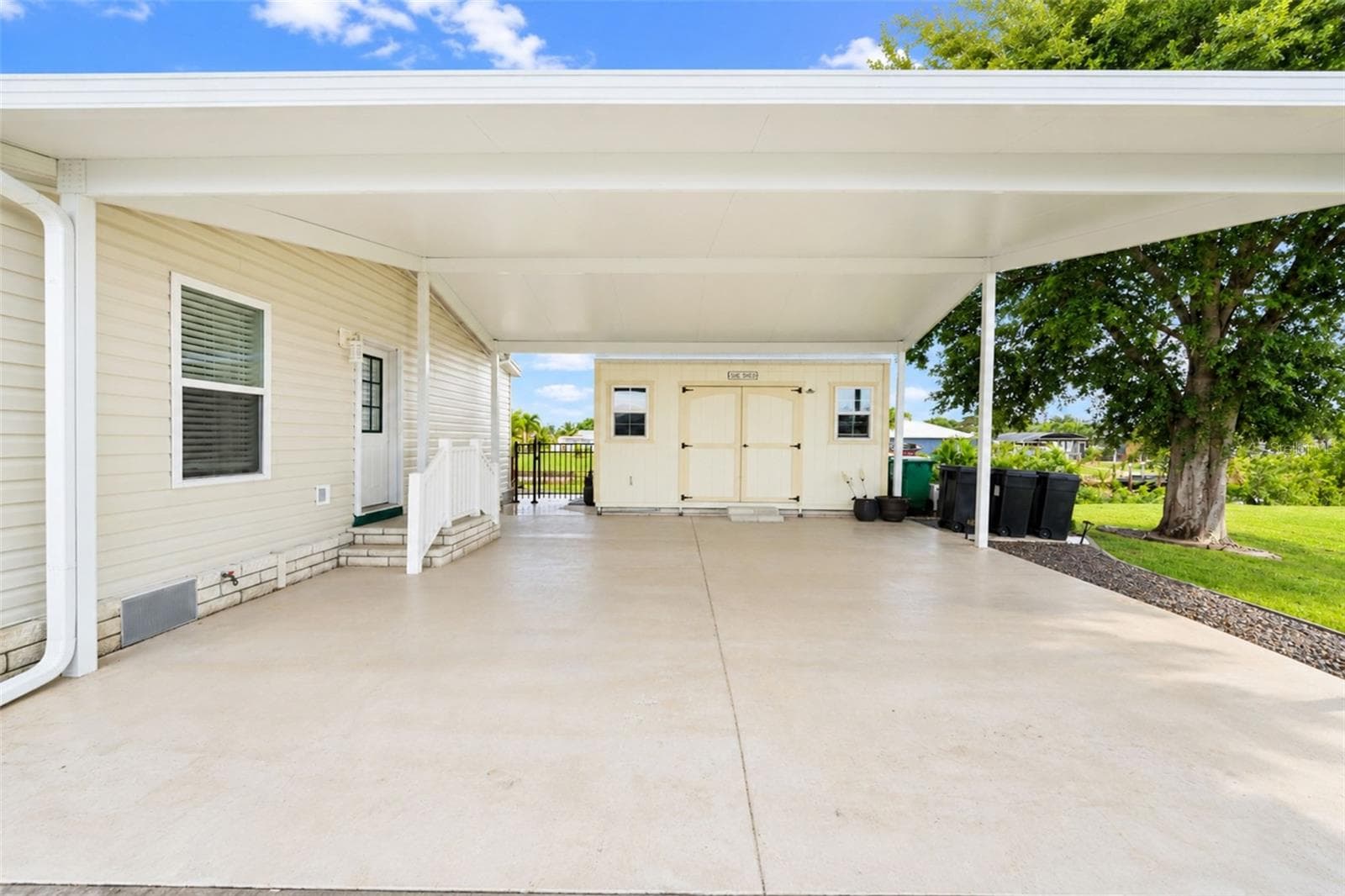 Manufactured Home at 4191 PELICAN POINTE DR, PUNTA GORDA, photo 37 of 60