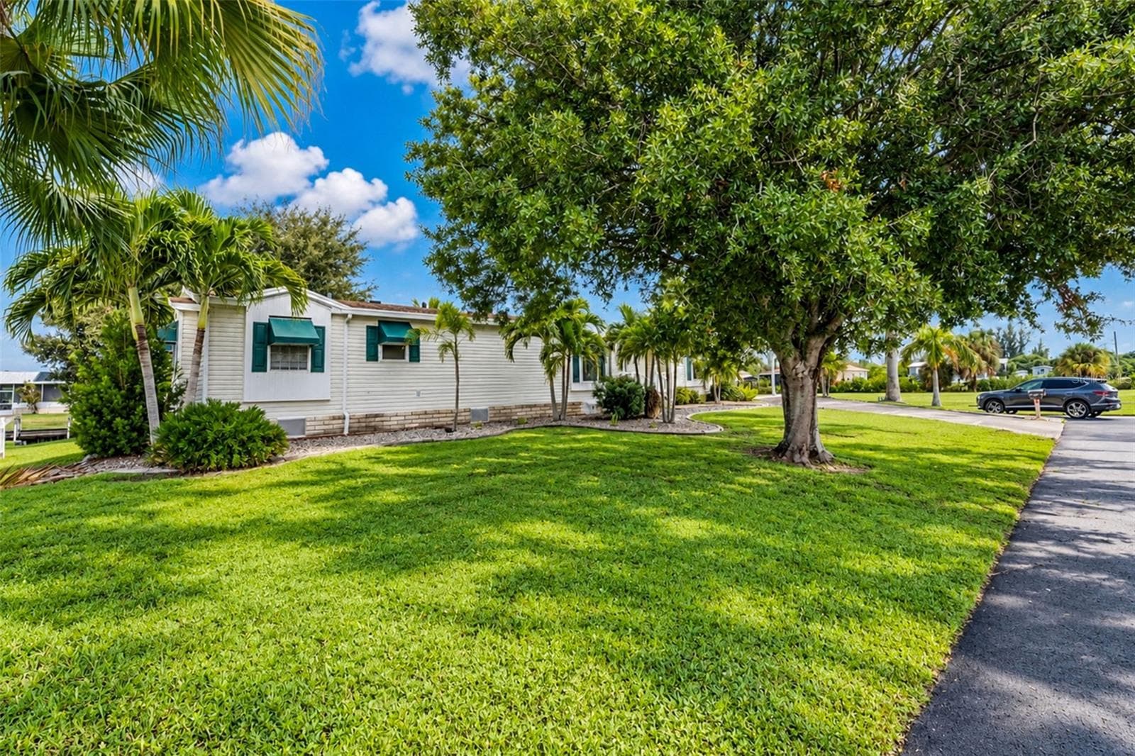 Manufactured Home at 4191 PELICAN POINTE DR, PUNTA GORDA, photo 52 of 60