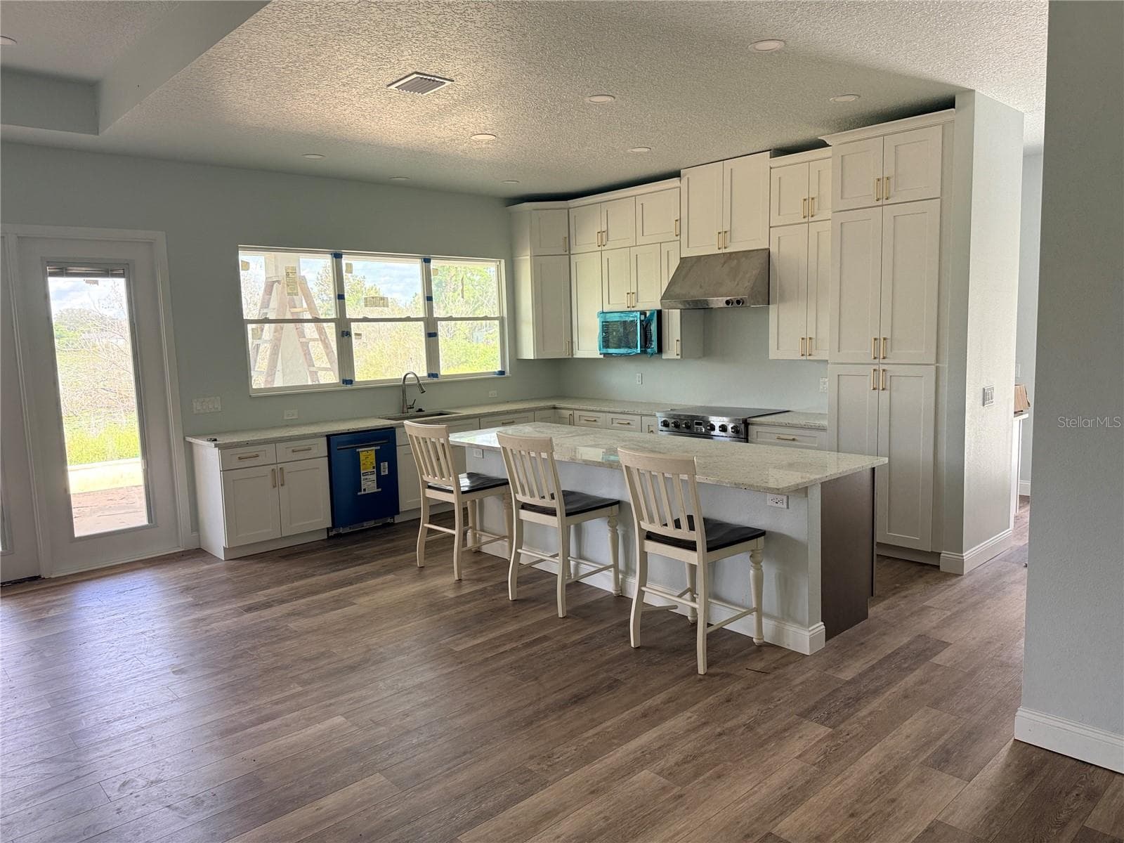 8 foot island or entertaining - 2410 LAKE TINY RD, DELTONA