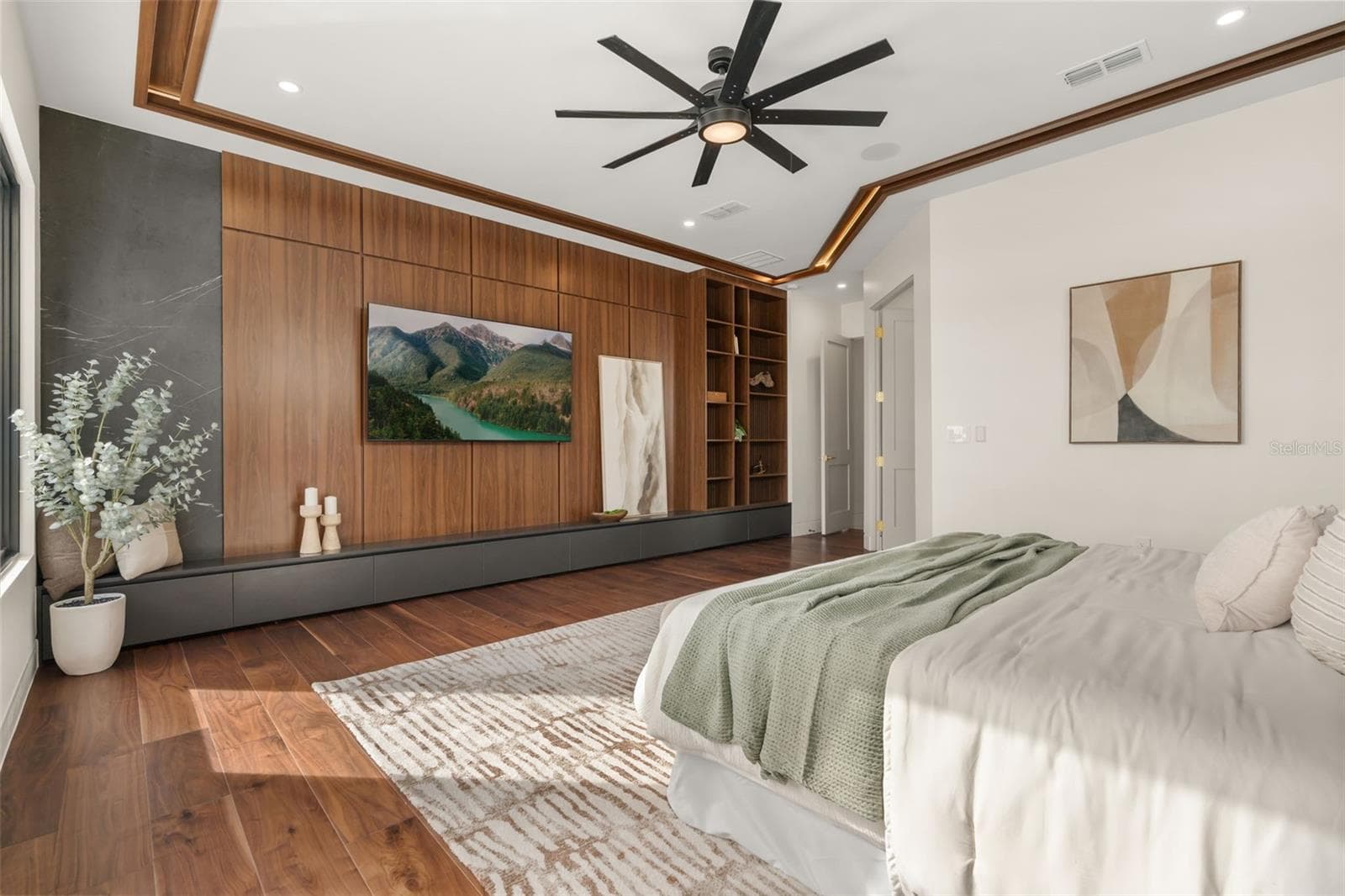 Custom cabinetry - 9117 BAY POINT DR, ORLANDO