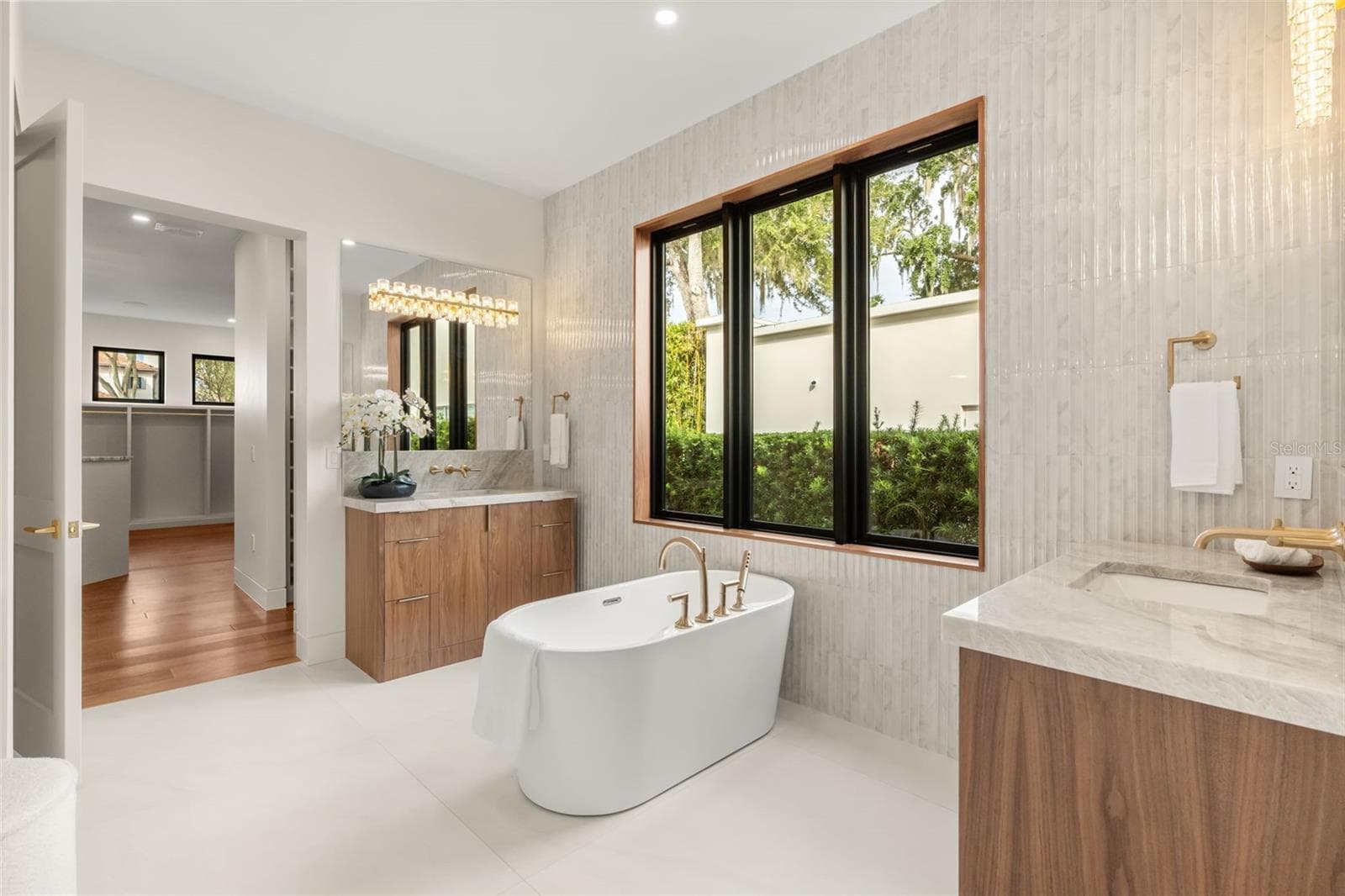 Large Primary Bathroom - 9117 BAY POINT DR, ORLANDO
