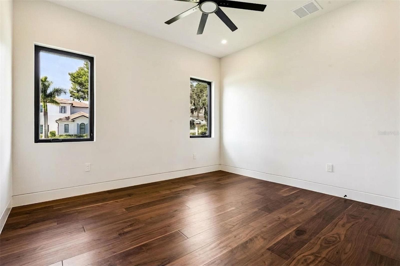 Bedroom 2 - downstairs - 9117 BAY POINT DR, ORLANDO
