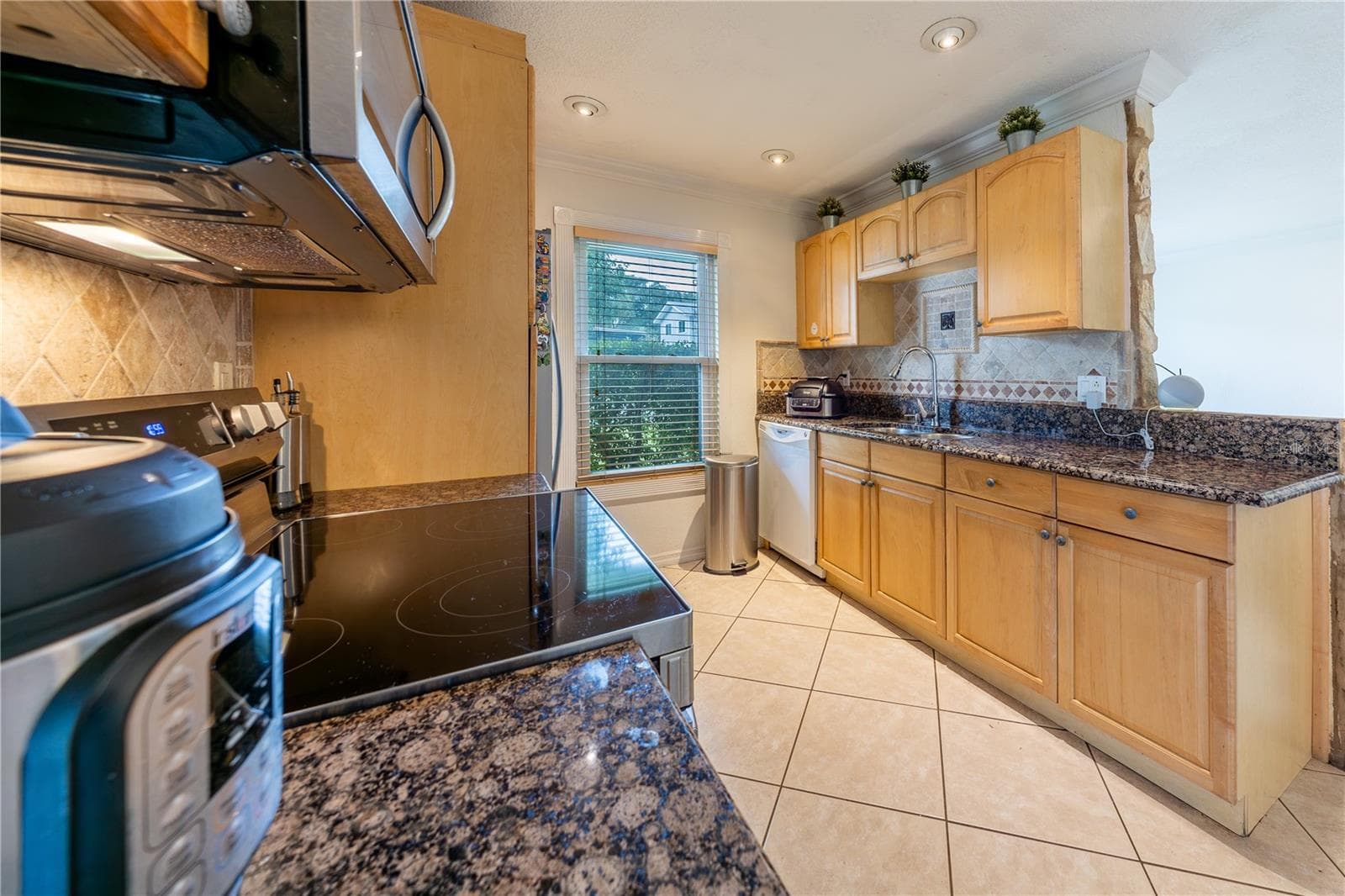 Townhouse at 504 HEATHERTON VLG, ALTAMONTE SPRINGS, photo 4 of 28
