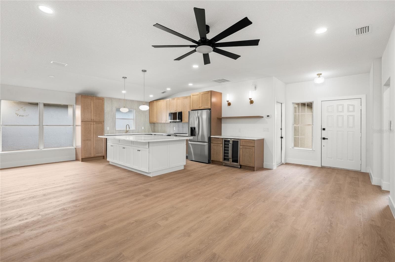 Single Family Residence at 939 PONDEROSA PINE CT, ORLANDO, photo 2 of 50