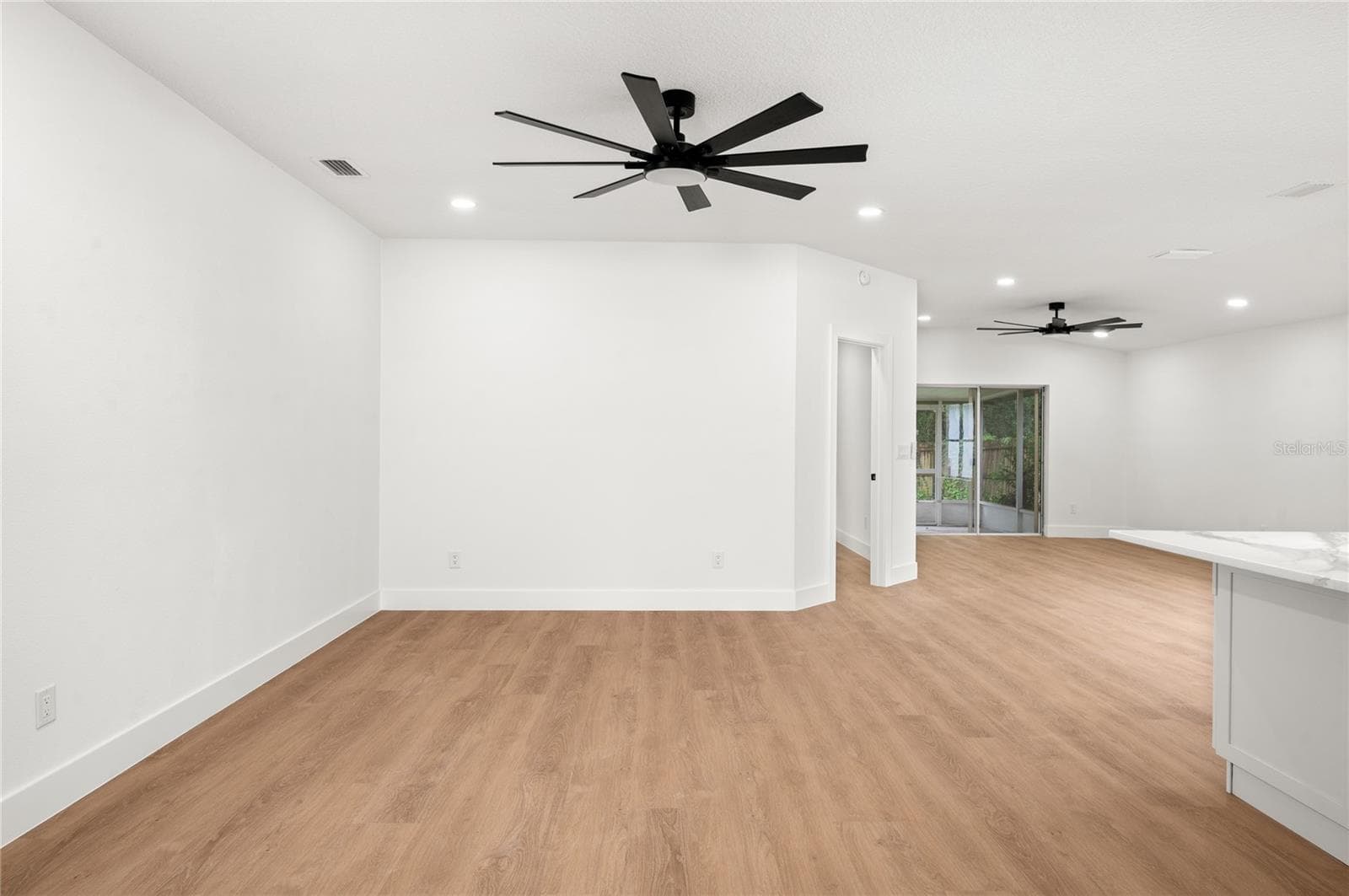 Single Family Residence at 939 PONDEROSA PINE CT, ORLANDO, photo 4 of 50