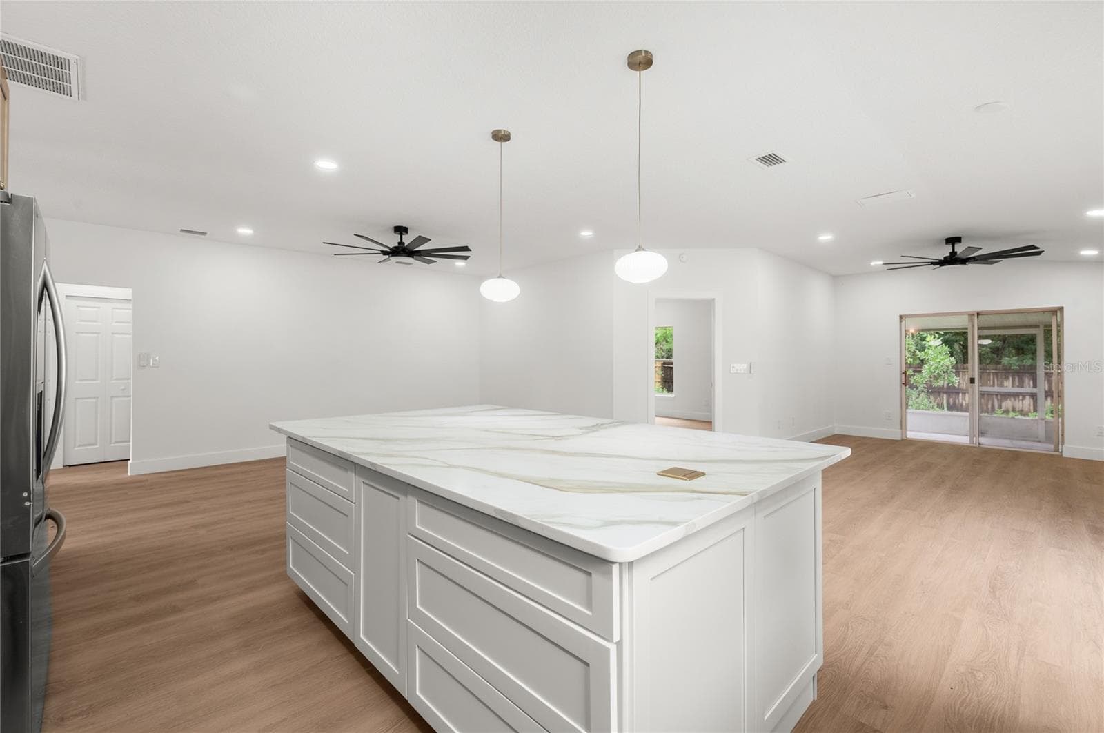 Single Family Residence at 939 PONDEROSA PINE CT, ORLANDO, photo 6 of 50