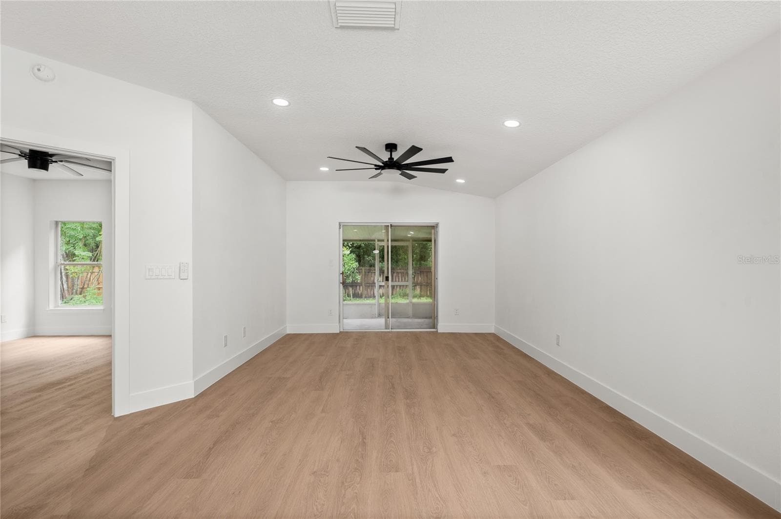 Single Family Residence at 939 PONDEROSA PINE CT, ORLANDO, photo 14 of 50