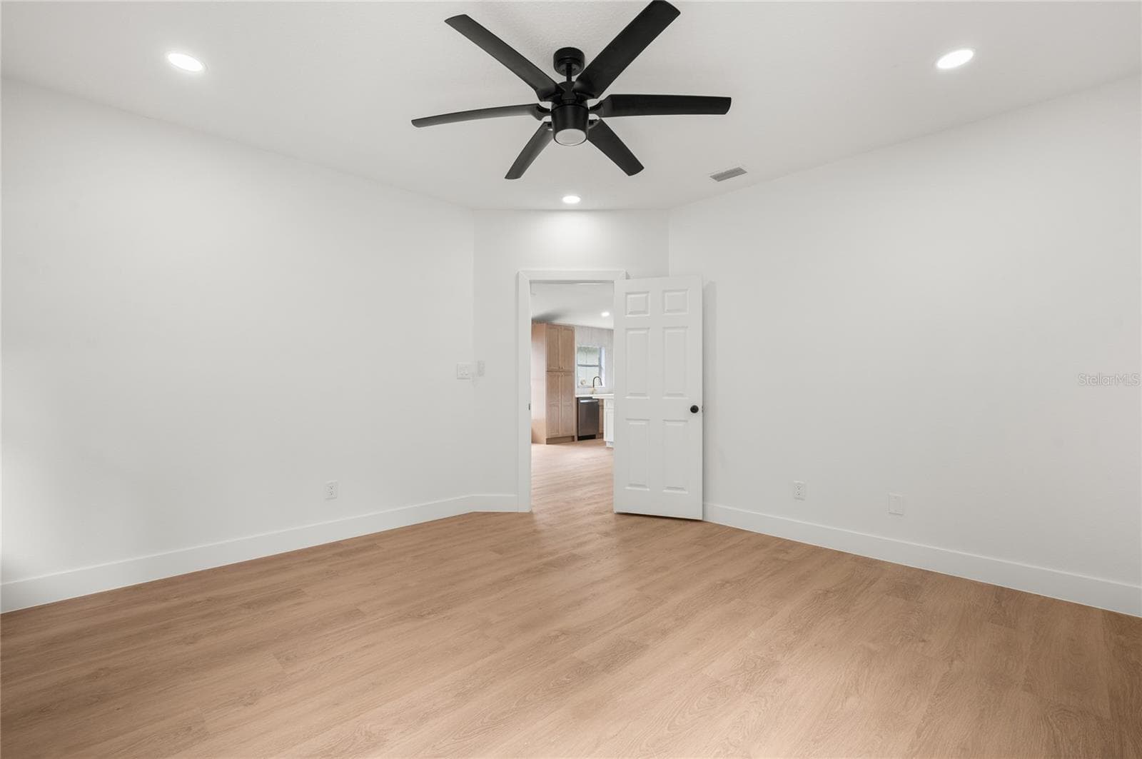 Single Family Residence at 939 PONDEROSA PINE CT, ORLANDO, photo 18 of 50