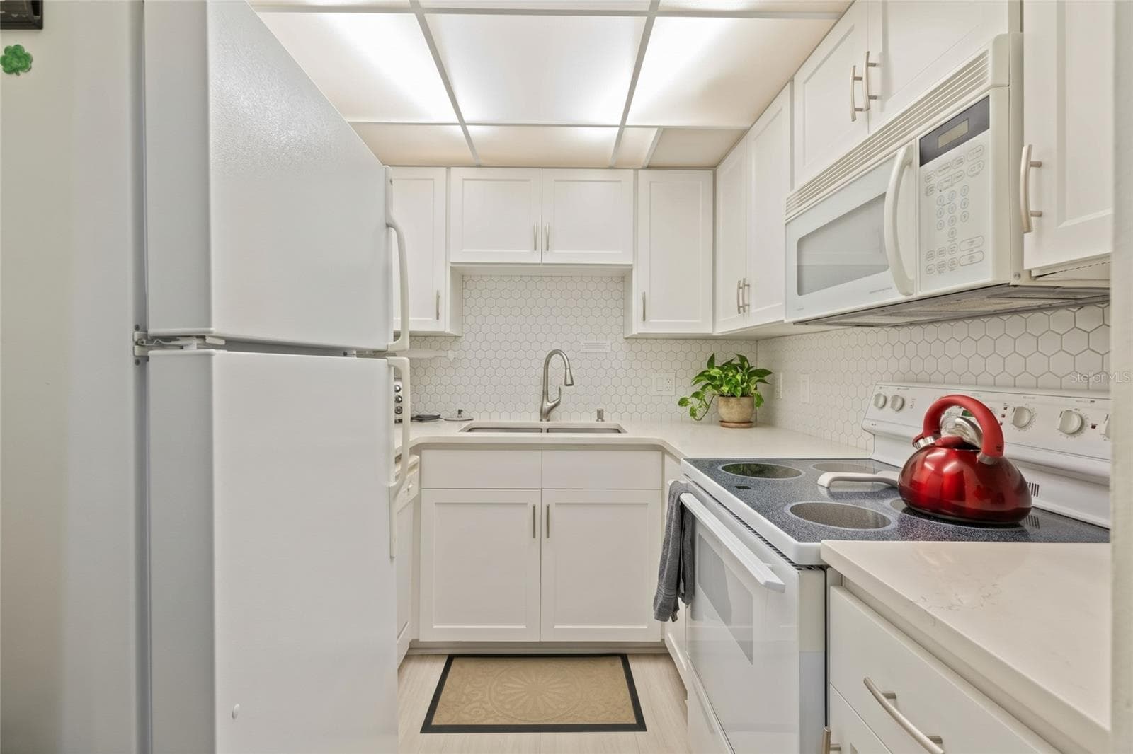 Condominium at 244 SAINT AUGUSTINE AVE #104, VENICE, photo 4 of 21