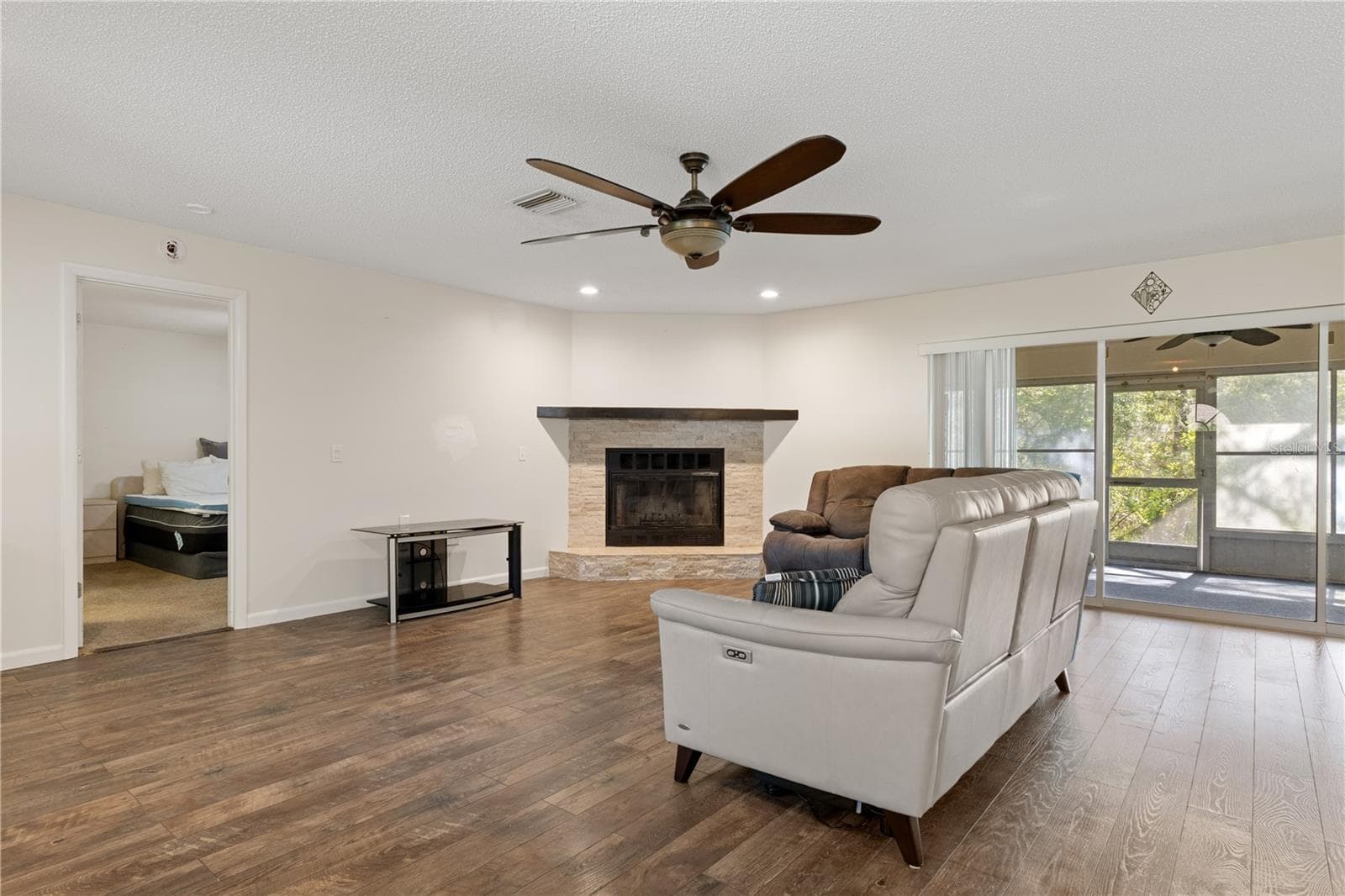 Single Family Residence at 31 MAYFLOWER CT S, HOMOSASSA, photo 19 of 60