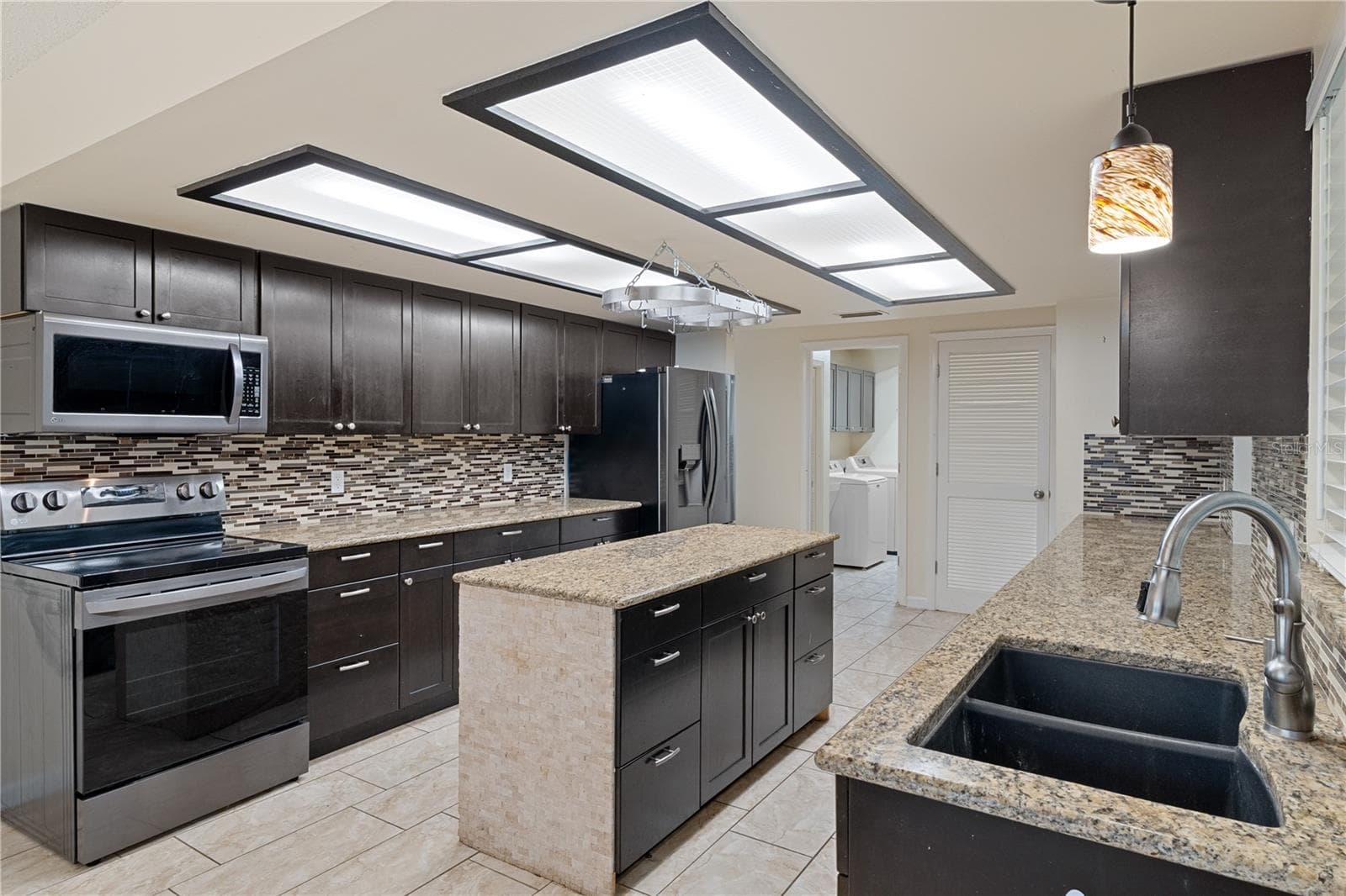 Single Family Residence at 31 MAYFLOWER CT S, HOMOSASSA, photo 25 of 60