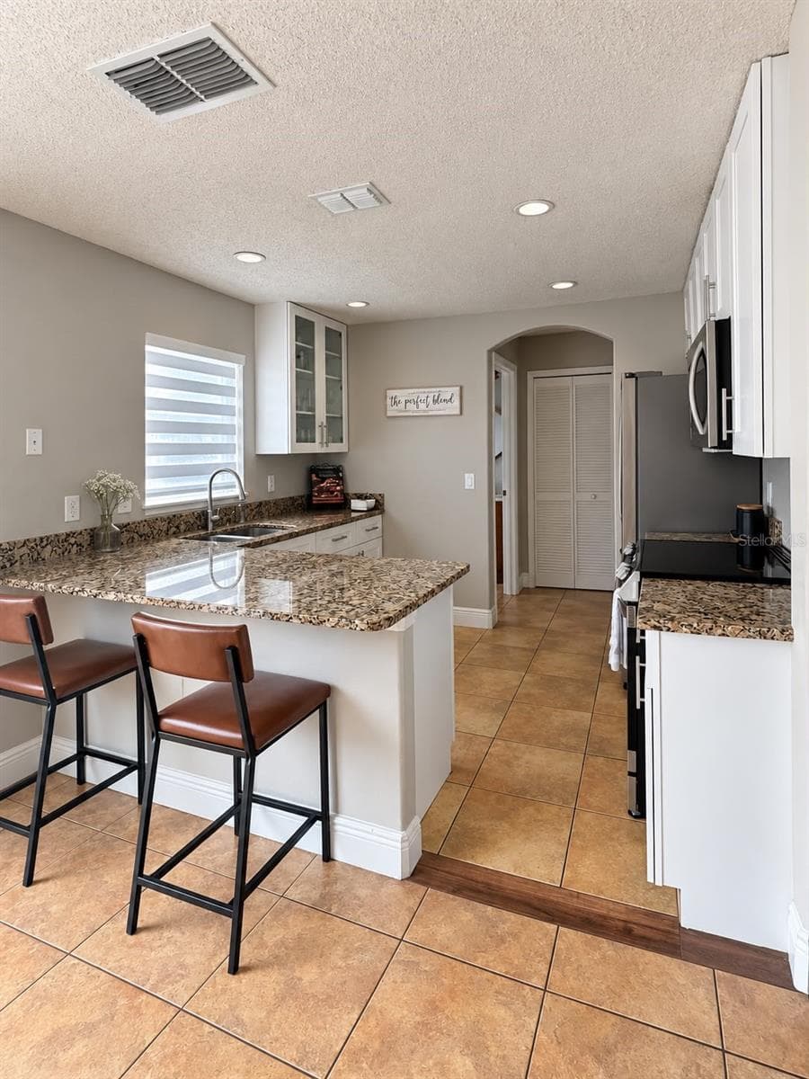 Single Family Residence at 14316 SUN BAY DR, ORLANDO, photo 5 of 25