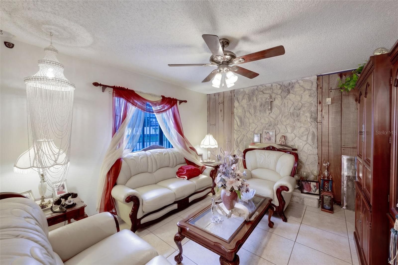 Single Family Residence at 2675 CLEARBROOK CIR, ORLANDO, photo 2 of 20
