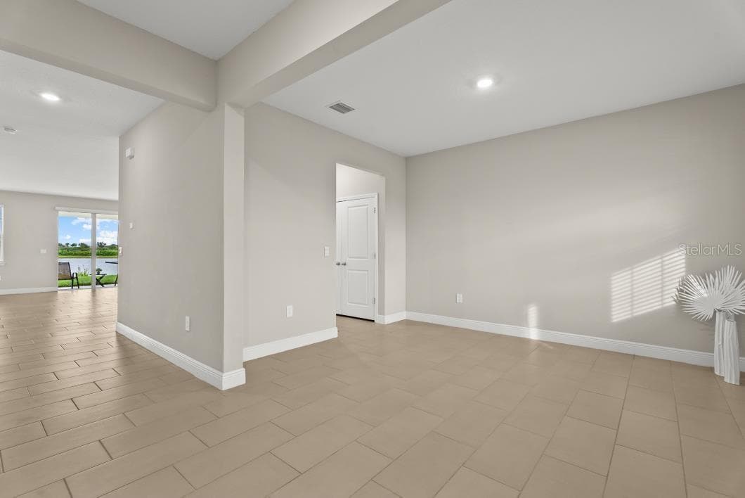 Single Family Residence at 5728 WOODLAND SAGE DR, SARASOTA, photo 3 of 46