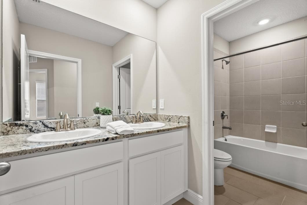 Single Family Residence at 5728 WOODLAND SAGE DR, SARASOTA, photo 31 of 46