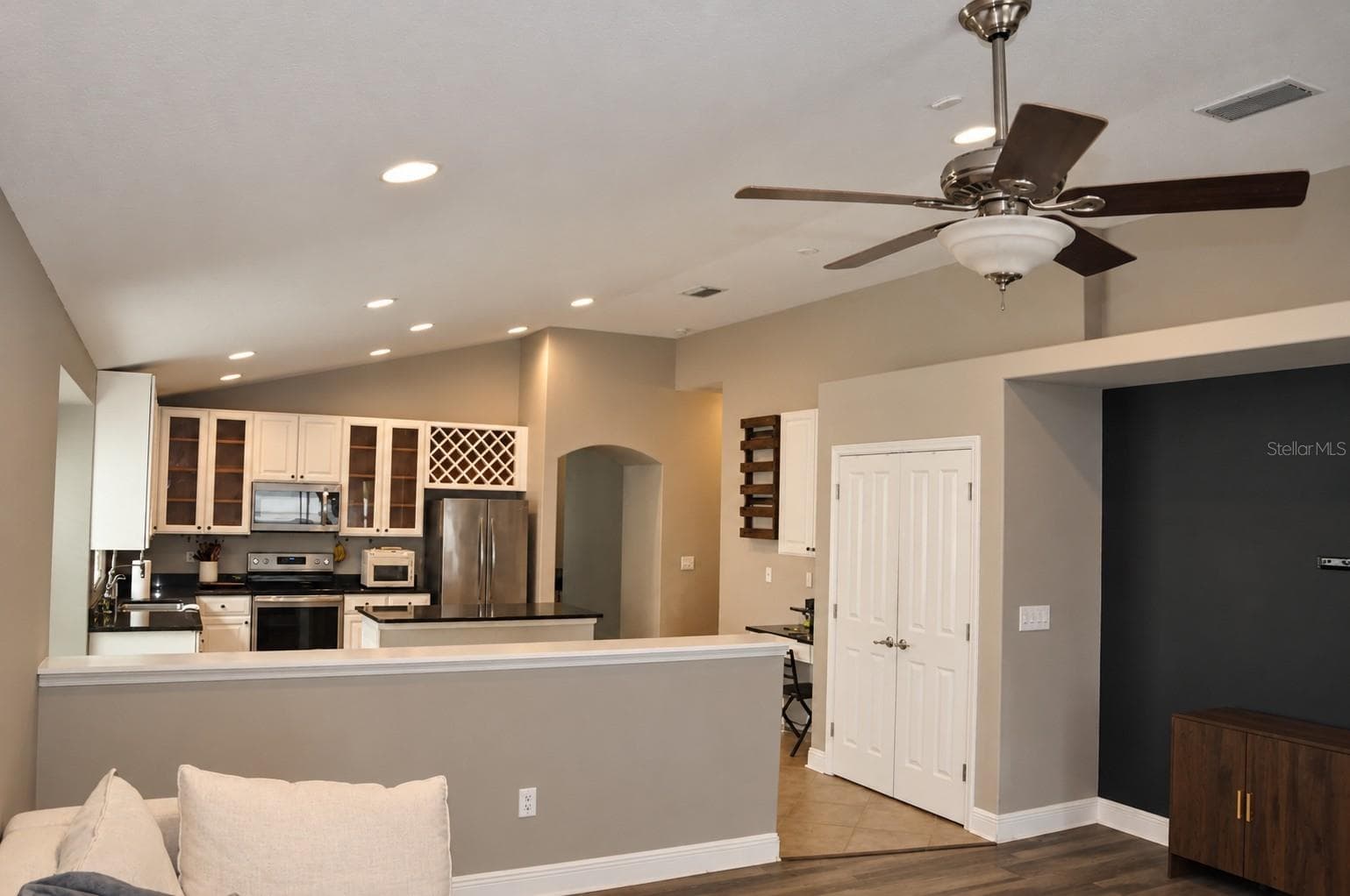 TV Room - 421 THICKET CREST RD, SEFFNER