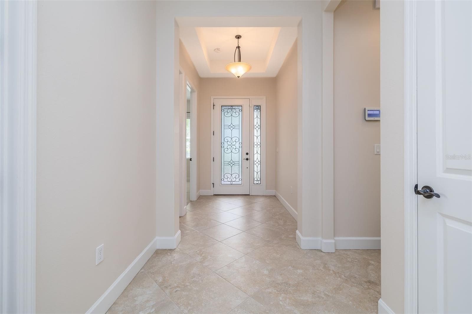 Foyer - 1076 GARDENSHIRE LN, DELAND