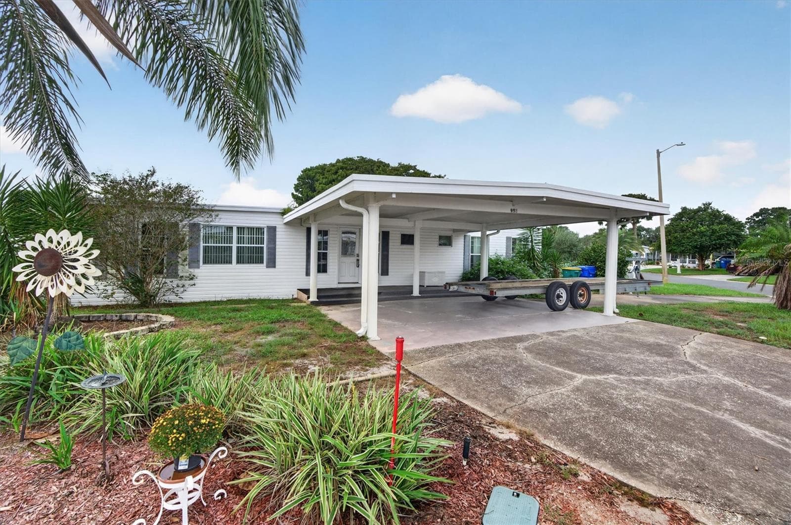Mobile Home at 953 TODD WAY, TAVARES, photo 2 of 41