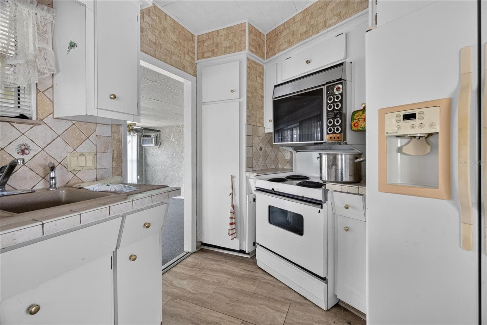 Mobile Home at 953 TODD WAY, TAVARES, photo 16 of 41