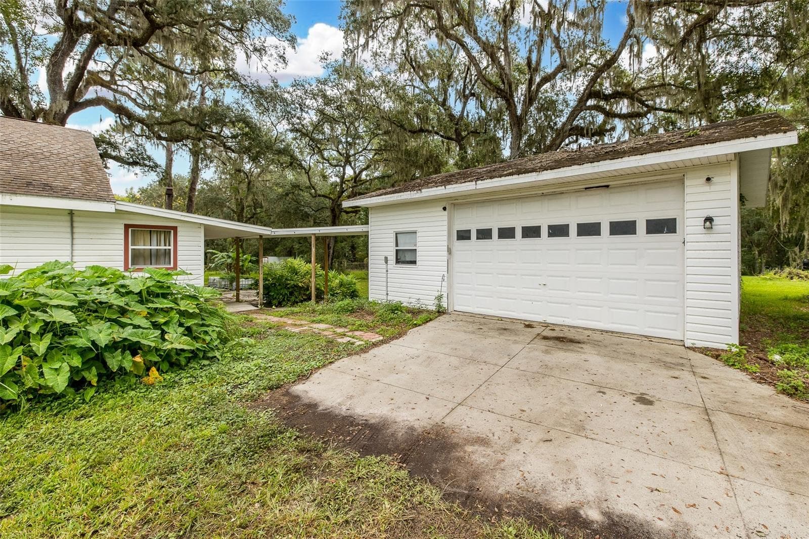 Single Family Residence at 1205 S MAIN ST, BROOKSVILLE, photo 7 of 50