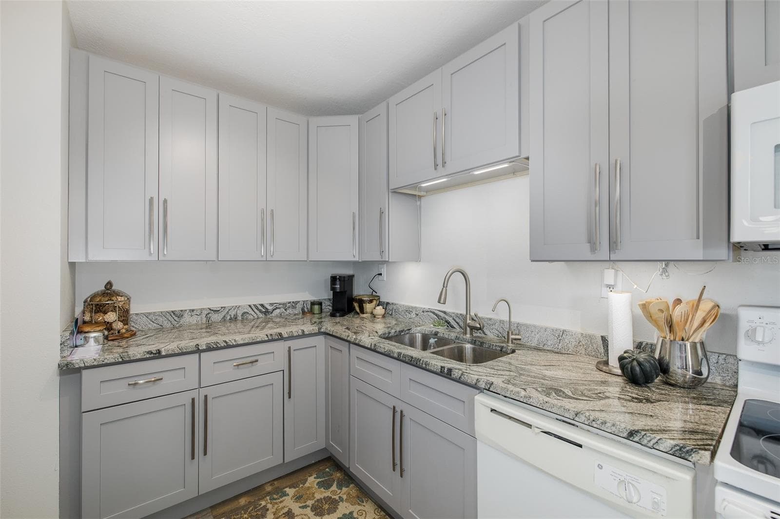 Single Family Residence at 1205 S MAIN ST, BROOKSVILLE, photo 16 of 50
