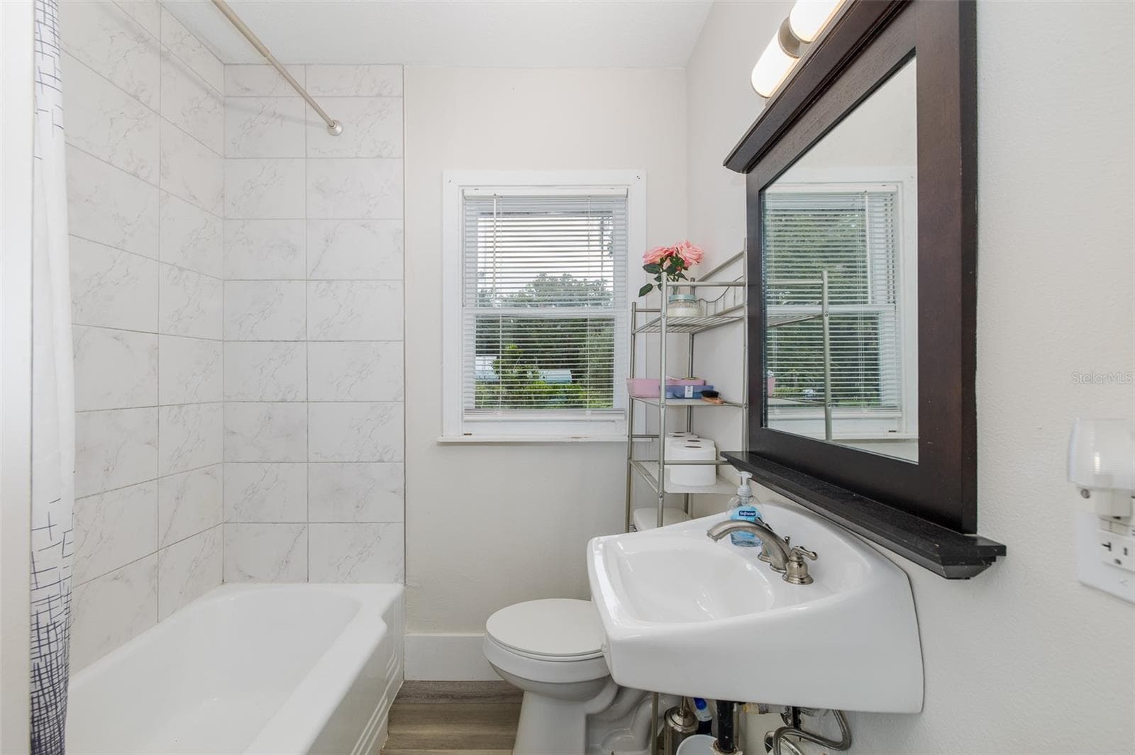 Guest Bathroom - 1205 S MAIN ST, BROOKSVILLE