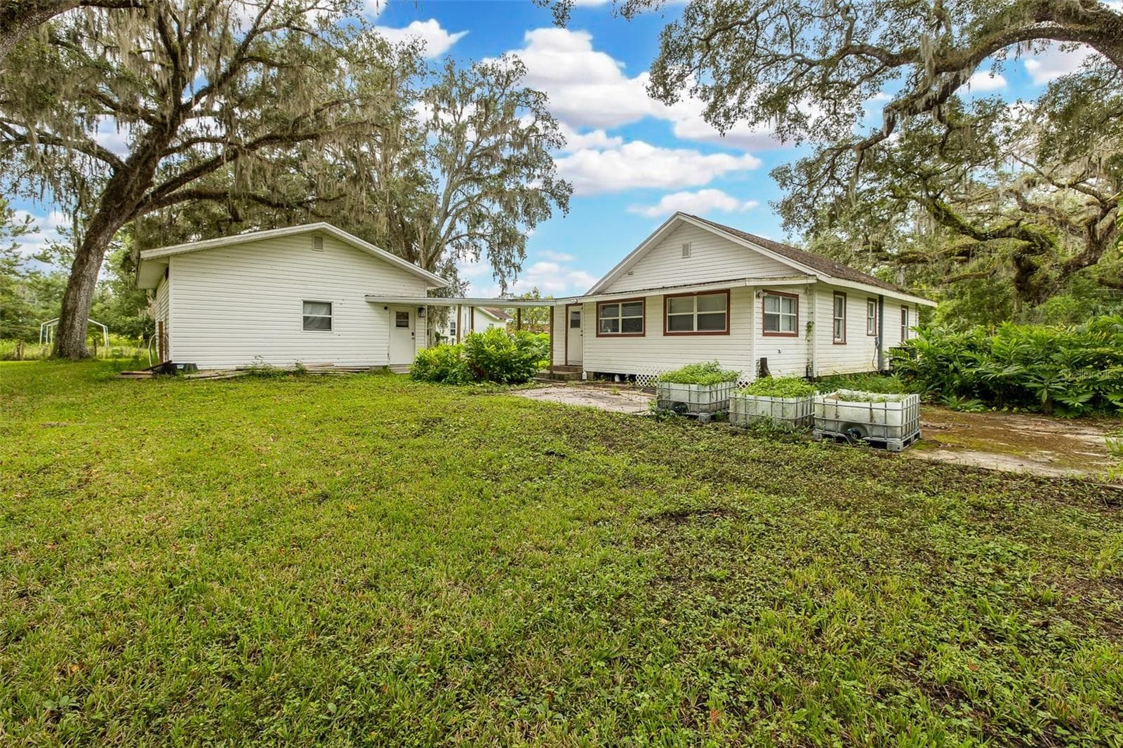 Back yard - 1205 S MAIN ST, BROOKSVILLE