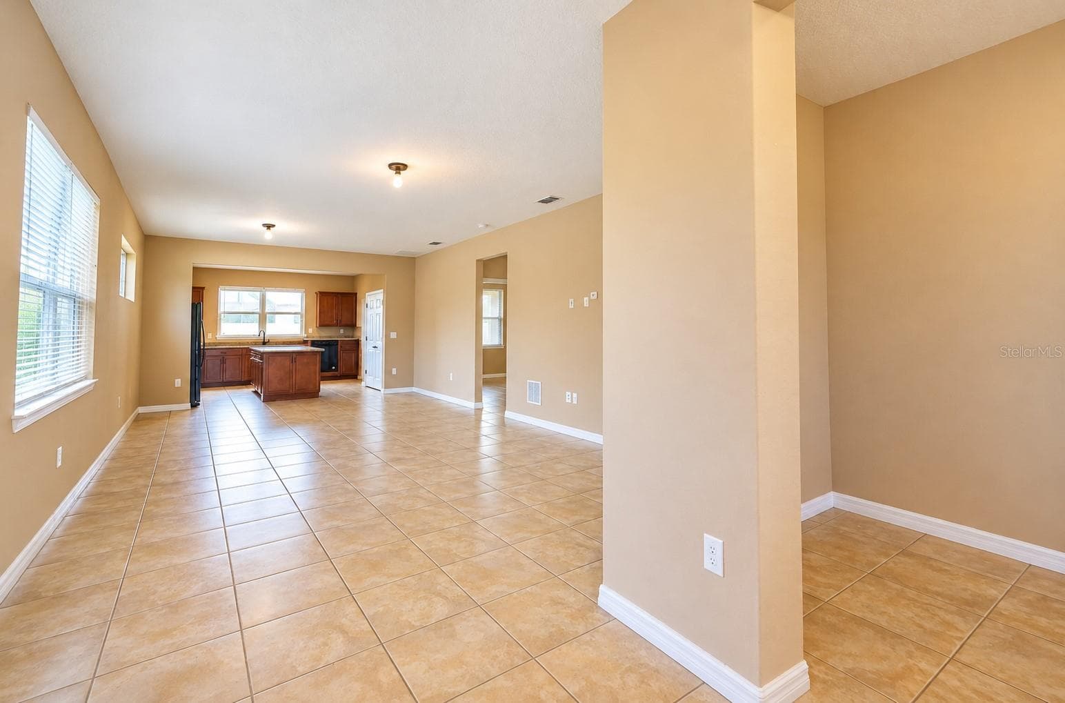 View Upon entry - Open Floor plan - 120 MONTORO, DAVENPORT