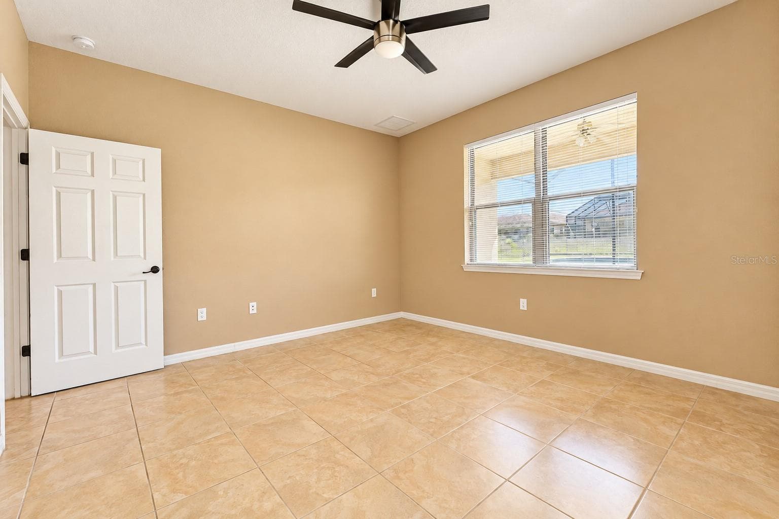 Primary bedroom - 120 MONTORO, DAVENPORT
