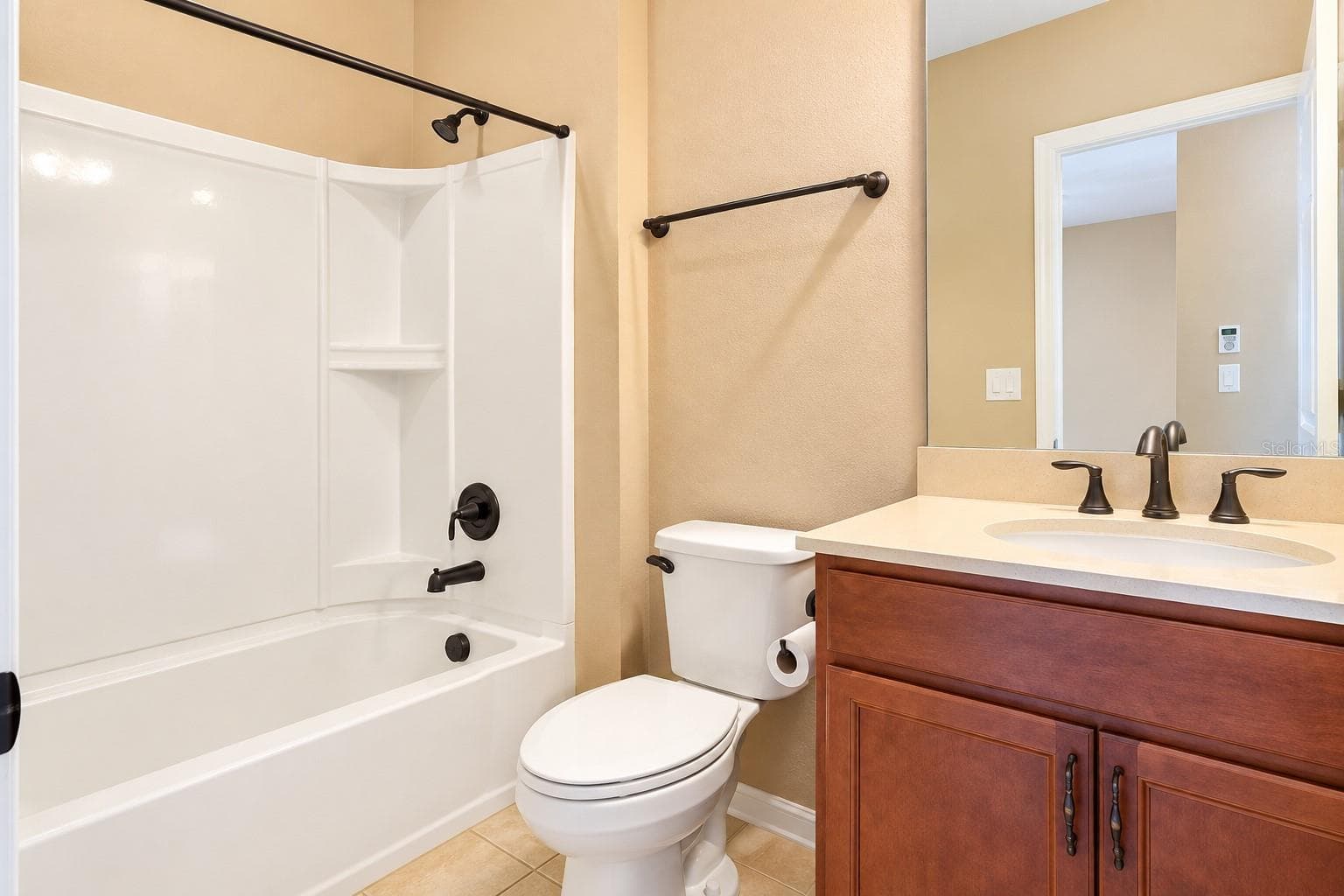2nd Bathroom - 120 MONTORO, DAVENPORT