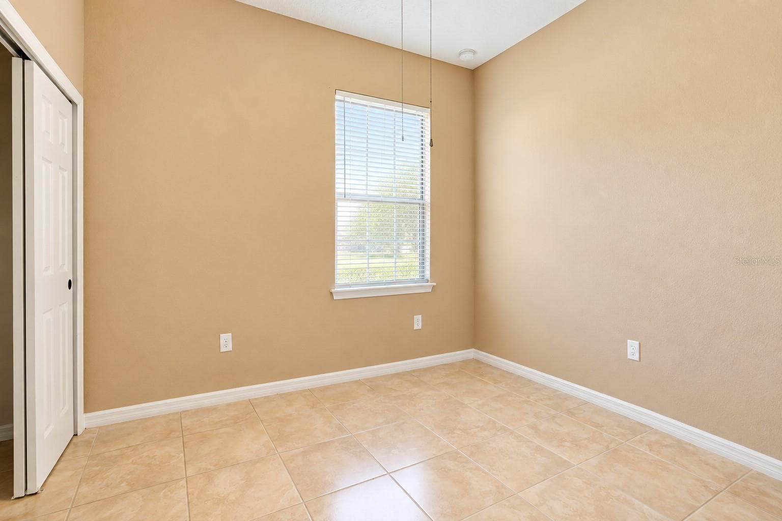 2nd bedroom - 120 MONTORO, DAVENPORT